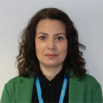 Joanna Weston headshot