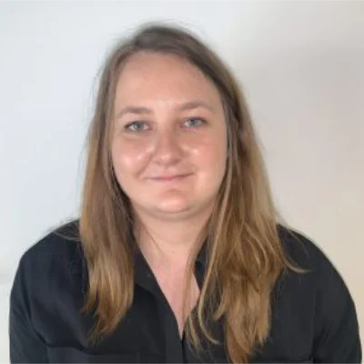 Lauren Pedley head shot